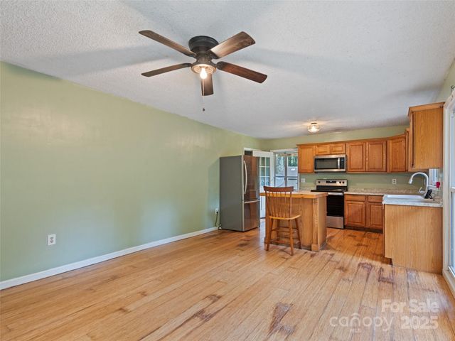 128 Rome Beauty Road, Waynesville, NC 28785