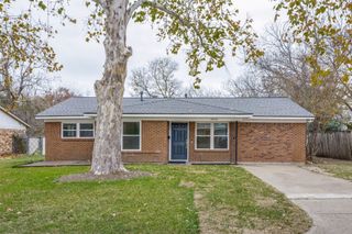 5828 Westhaven Drive, Fort Worth, TX 76132