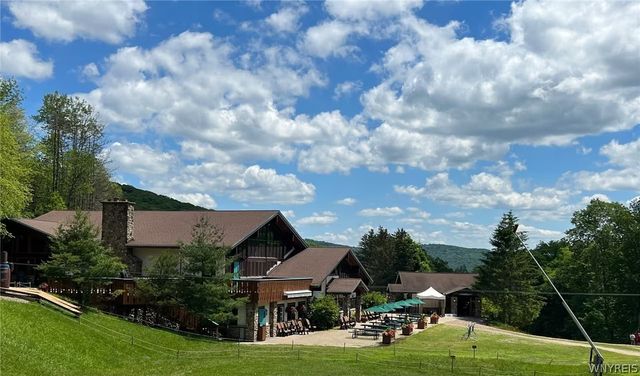 504 Deer Crossing Road, Ellicottville, NY 14731