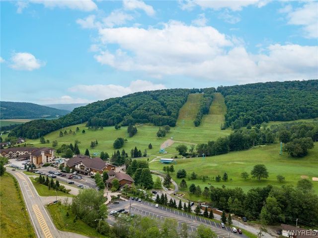 504 Deer Crossing Road, Ellicottville, NY 14731