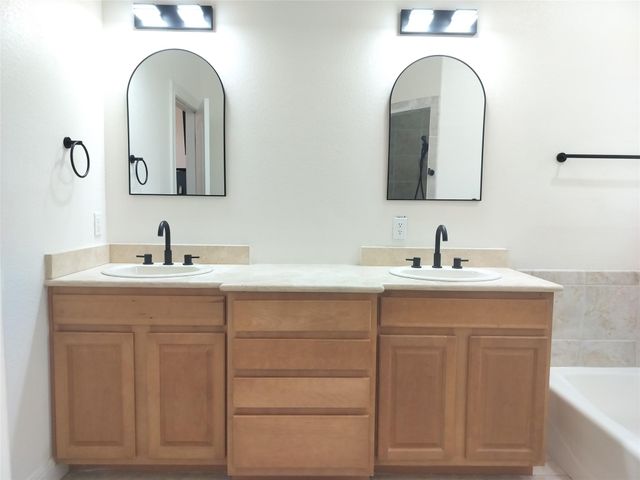 127 Augusta DR, Wimberley, TX 78676