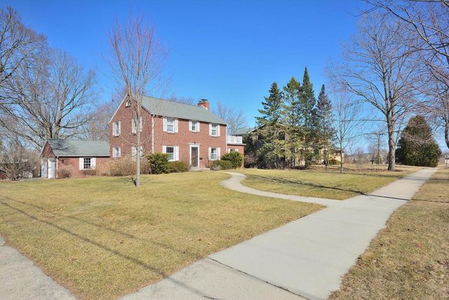 306 Highland AVENUE, Hartford, WI 53027