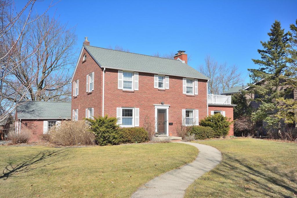 306 Highland AVENUE, Hartford, WI 53027