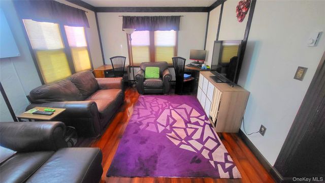 98 Sutton Park Road, Poughkeepsie, NY 12603