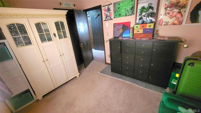 98 Sutton Park Road, Poughkeepsie, NY 12603