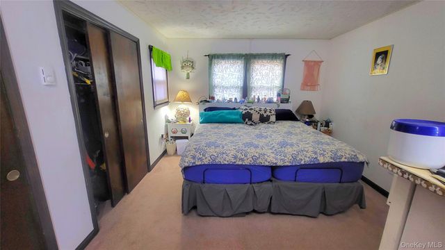 98 Sutton Park Road, Poughkeepsie, NY 12603