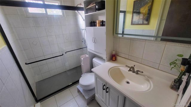 98 Sutton Park Road, Poughkeepsie, NY 12603