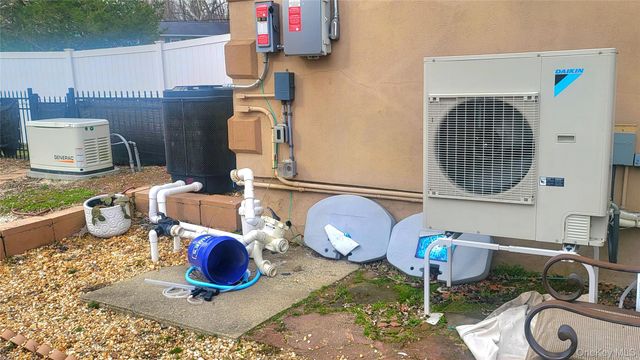 98 Sutton Park Road, Poughkeepsie, NY 12603