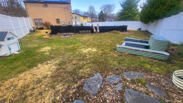 98 Sutton Park Road, Poughkeepsie, NY 12603