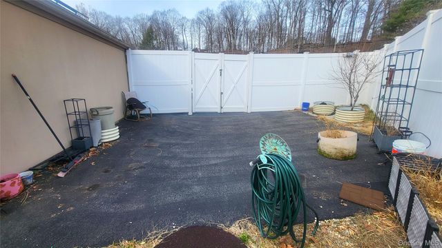 98 Sutton Park Road, Poughkeepsie, NY 12603