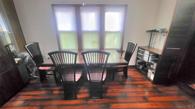 98 Sutton Park Road, Poughkeepsie, NY 12603