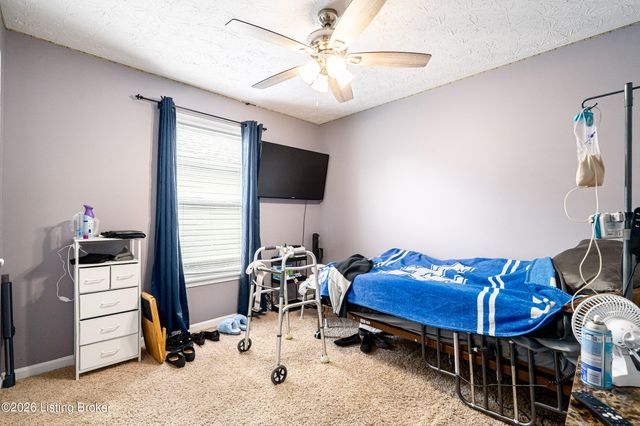 7803 Hepatica Dr, Louisville, KY 40258