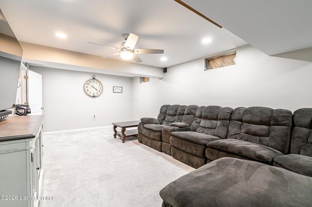 7803 Hepatica Dr, Louisville, KY 40258