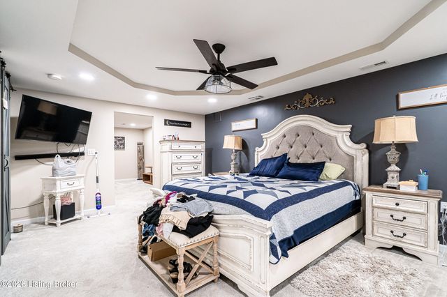 7803 Hepatica Dr, Louisville, KY 40258