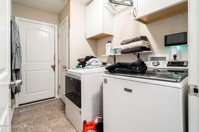 7803 Hepatica Dr, Louisville, KY 40258