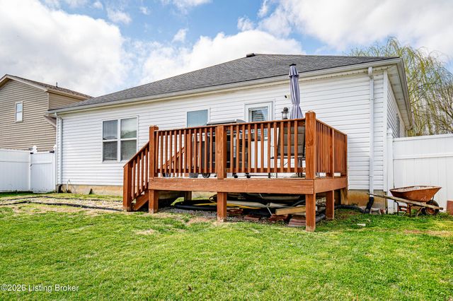 7803 Hepatica Dr, Louisville, KY 40258