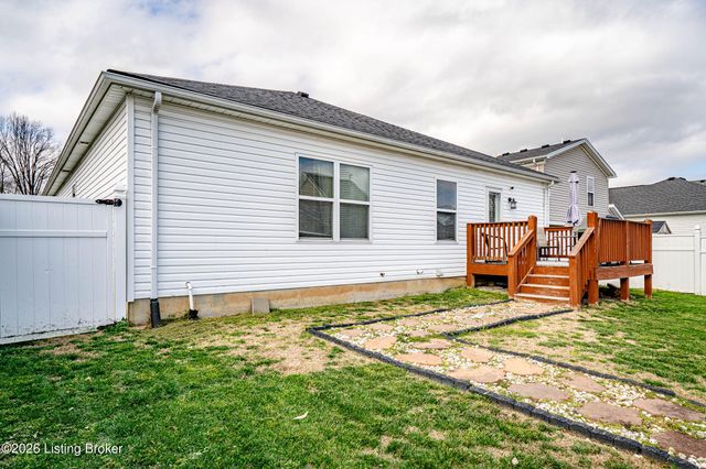 7803 Hepatica Dr, Louisville, KY 40258