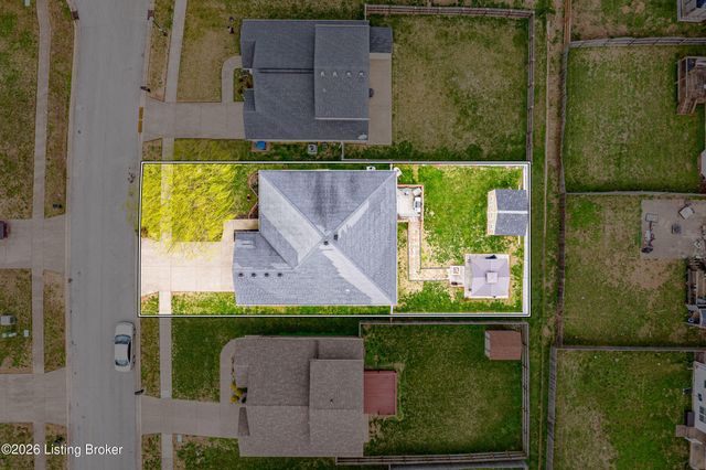 7803 Hepatica Dr, Louisville, KY 40258