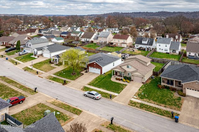 7803 Hepatica Dr, Louisville, KY 40258