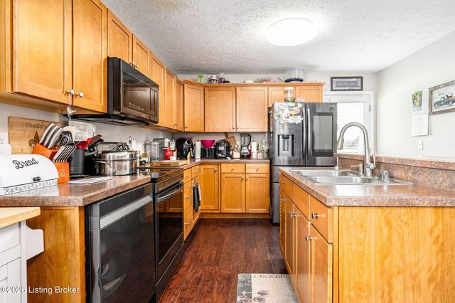 7803 Hepatica Dr, Louisville, KY 40258