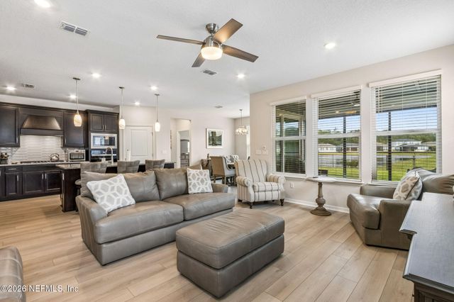 517 CONTINUUM Loop, Yulee, FL 32097