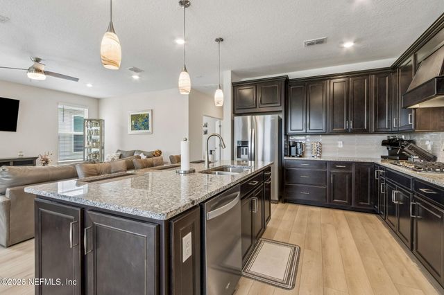 517 CONTINUUM Loop, Yulee, FL 32097