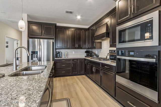 517 CONTINUUM Loop, Yulee, FL 32097