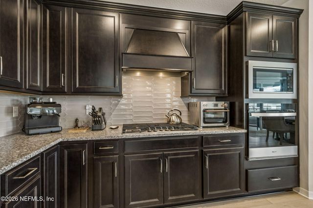 517 CONTINUUM Loop, Yulee, FL 32097