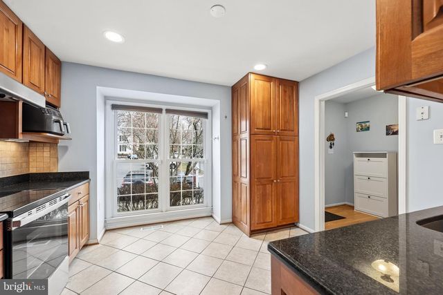 4534 SHOAL CREEK CT, Alexandria, VA 22312