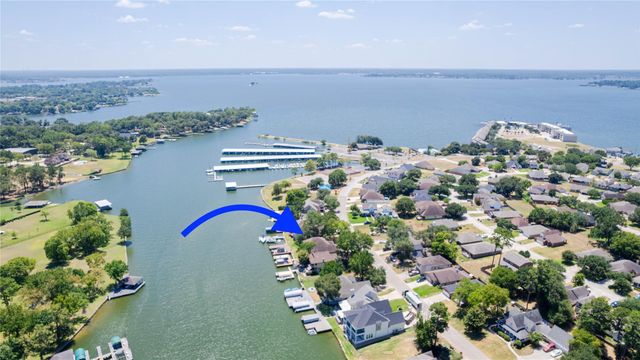 6883 Kingston Cove Lane, Willis, TX 77318