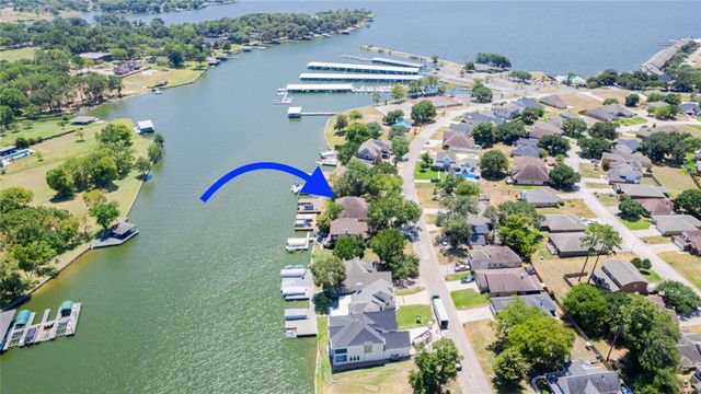 6883 Kingston Cove Lane, Willis, TX 77318