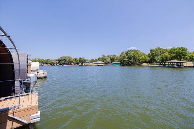 6883 Kingston Cove Lane, Willis, TX 77318