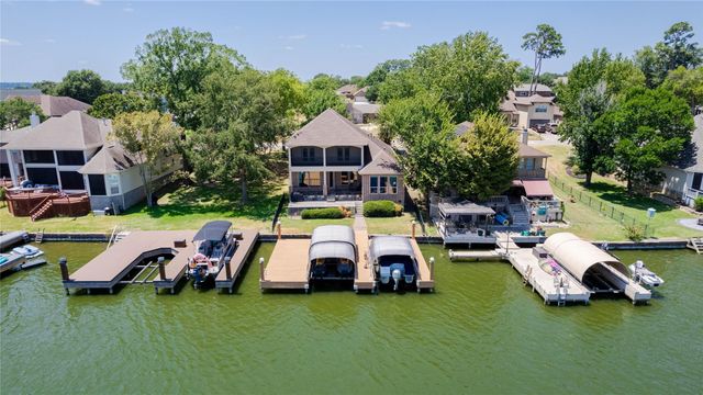 6883 Kingston Cove Lane, Willis, TX 77318