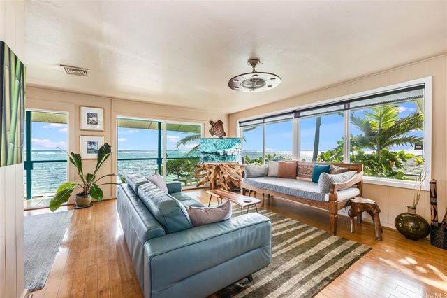 53-837 Kamehameha Highway, Hauula, HI 96717