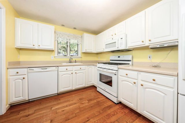 50 Pine Hill Boulevard, Mashpee, MA 02649