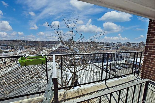 34-43 60th Street 6K, Woodside, NY 11377