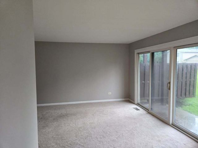 5850 Fresno Court A, Hanover Park, IL 60133