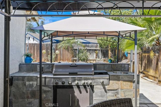 2752 Litchfield Drive, Riverside, CA 92503