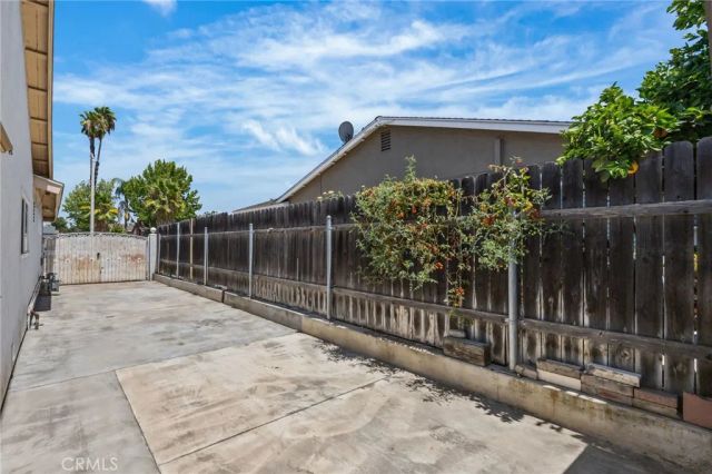 2752 Litchfield Drive, Riverside, CA 92503
