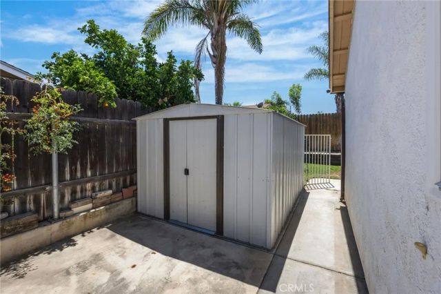 2752 Litchfield Drive, Riverside, CA 92503