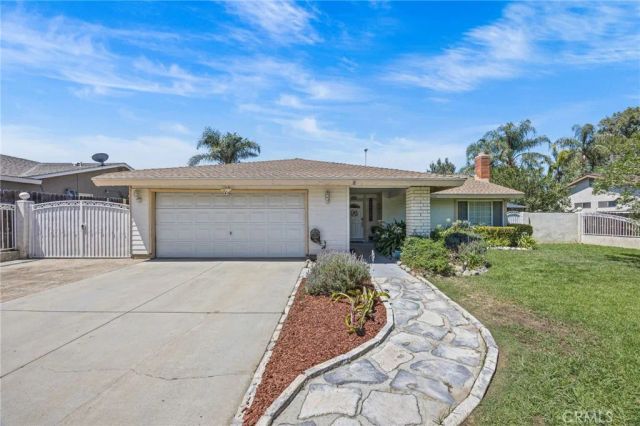 2752 Litchfield Drive, Riverside, CA 92503