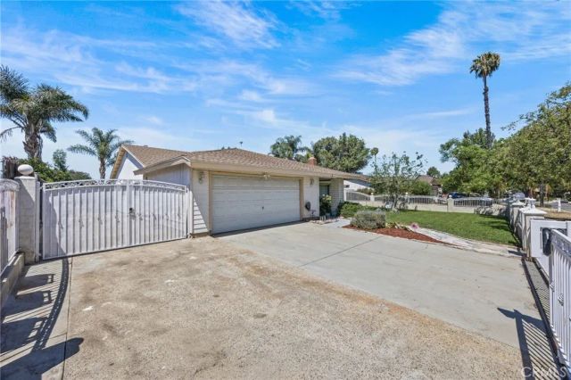 2752 Litchfield Drive, Riverside, CA 92503