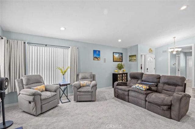2752 Litchfield Drive, Riverside, CA 92503