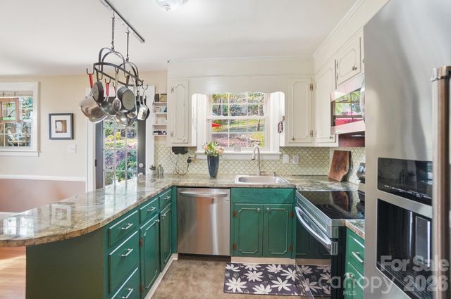 501 W Maryland Avenue, Bessemer City, NC 28016