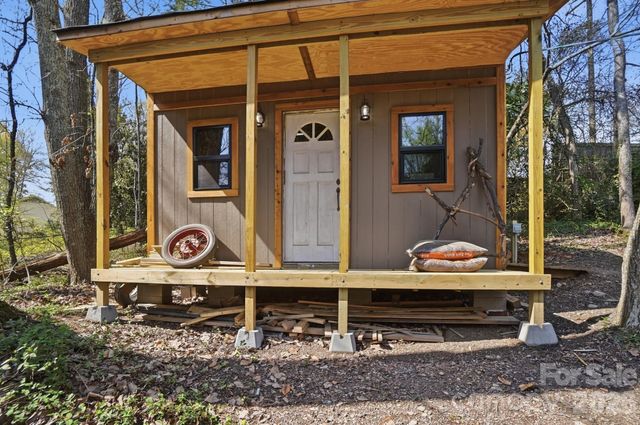 501 W Maryland Avenue, Bessemer City, NC 28016