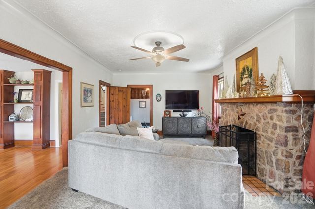 501 W Maryland Avenue, Bessemer City, NC 28016