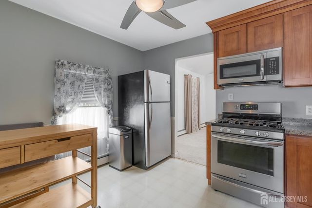 96 Conover Place, Middlesex, NJ 08846