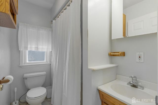 96 Conover Place, Middlesex, NJ 08846