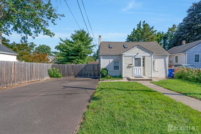 96 Conover Place, Middlesex, NJ 08846