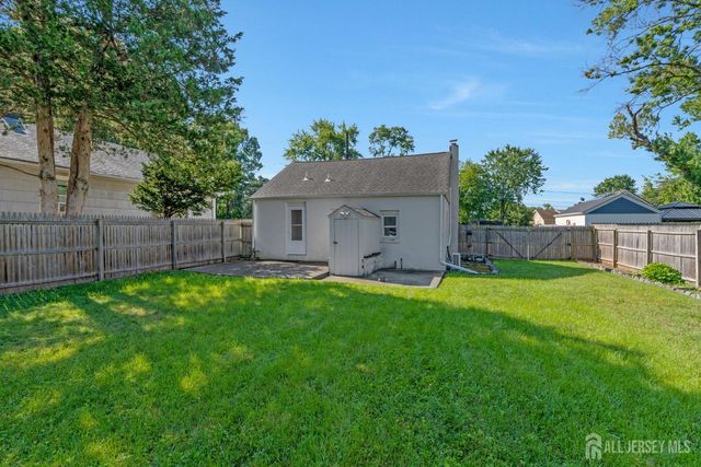 96 Conover Place, Middlesex, NJ 08846